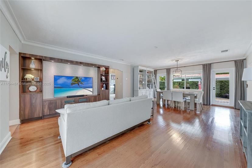 Picture of 1402 Tangier St, Coral Gables FL 33134