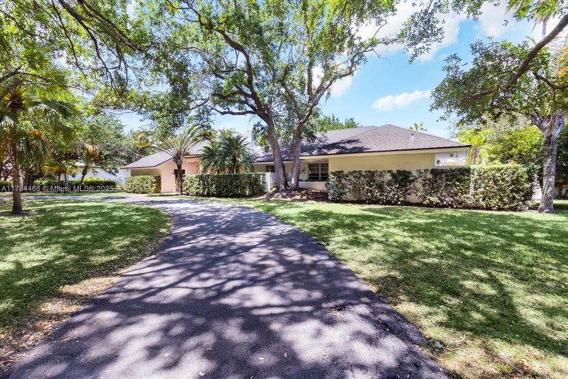 Picture of 6255 SW 99Th Ter, Pinecrest FL 33156