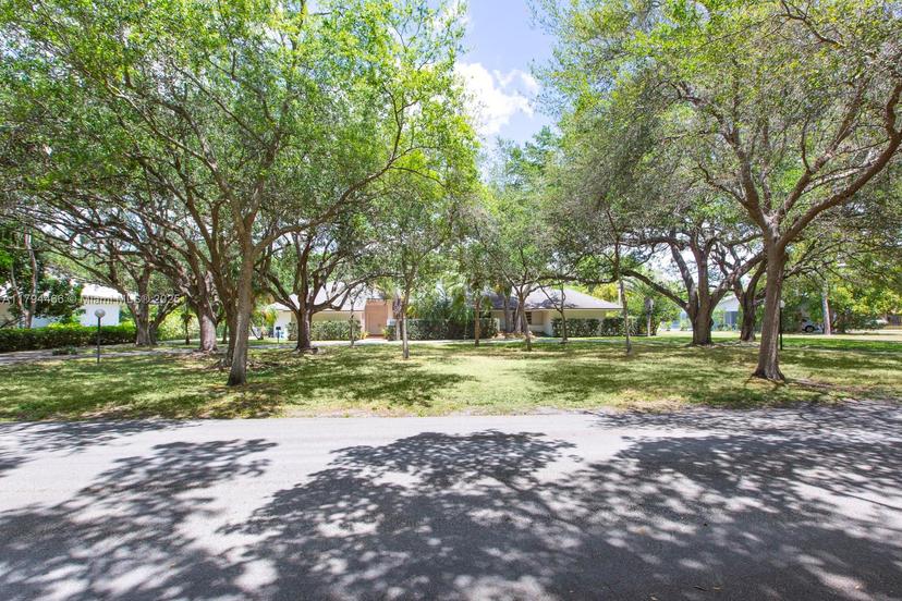 Picture of 6255 SW 99Th Ter, Pinecrest FL 33156