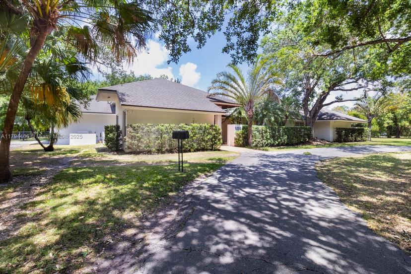 Picture of 6255 SW 99Th Ter, Pinecrest FL 33156