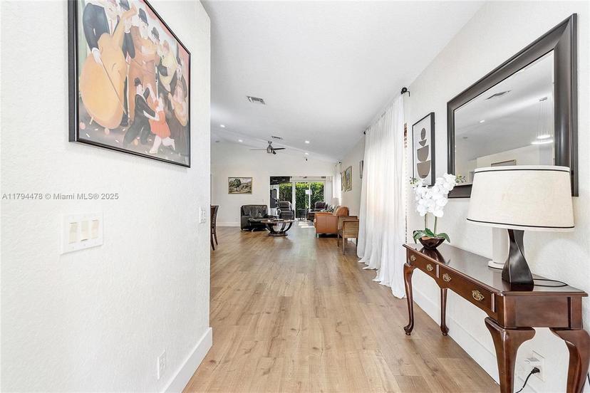 Picture of 1371 Canary Island Dr, Weston FL 33327