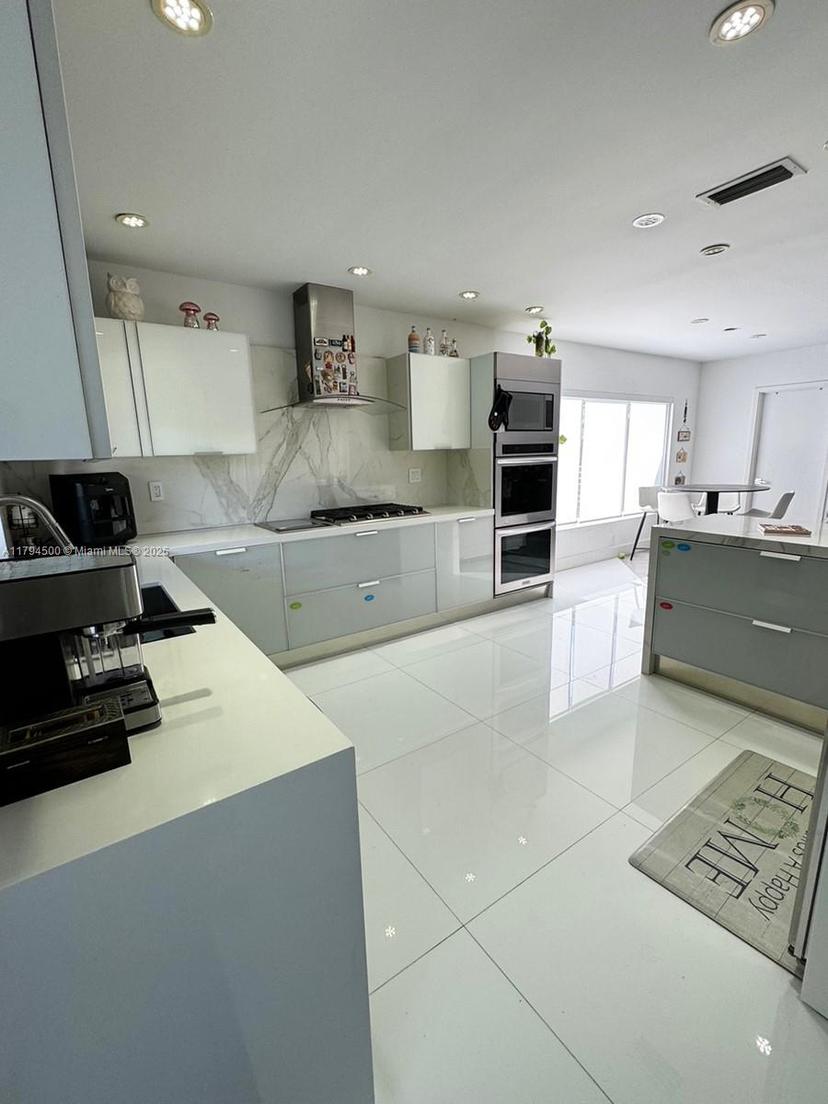 Picture of 1846 NE 211Th Ln, Miami FL 33179