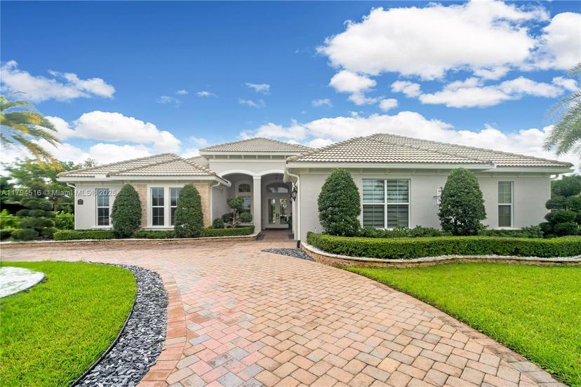 Picture of 5202 S Sterling Ranch Cir, Davie FL 33314
