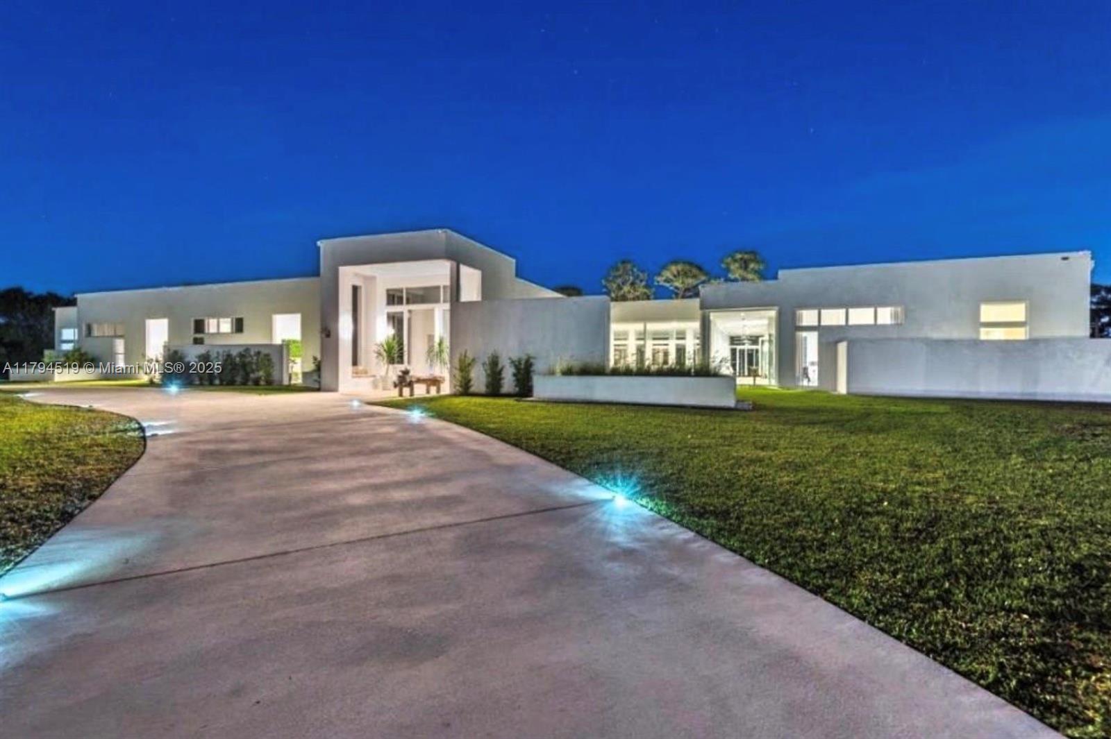 Picture of 1901 SE Ranch Rd, Jupiter, FL 33478