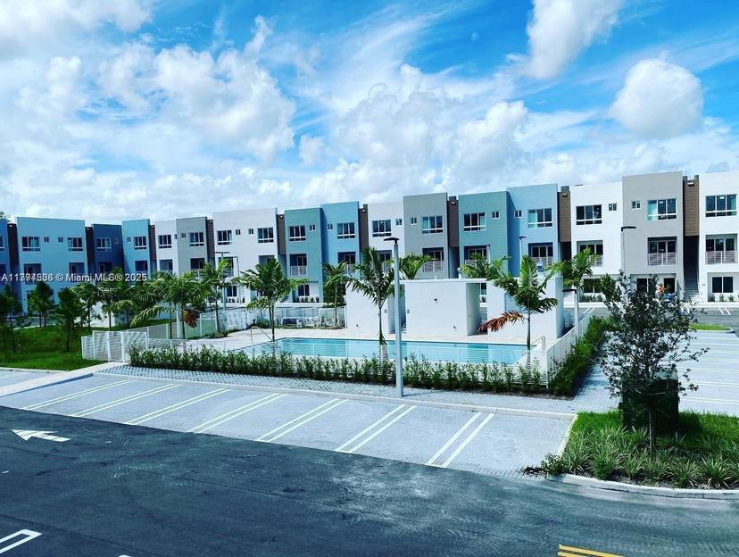 Picture of 2505 NE 193Rd St # 4204, Aventura FL 33180