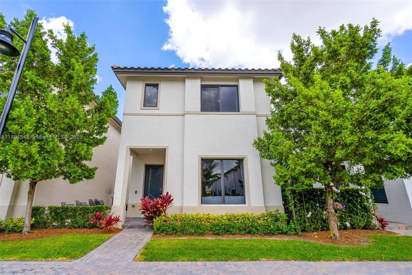 Picture of 4445 NW 82Nd Ave, Doral FL 33166
