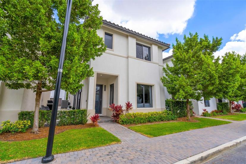 Picture of 4445 NW 82Nd Ave, Doral FL 33166