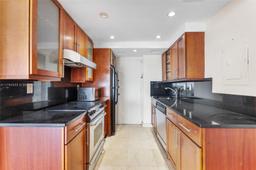 Picture of 11111 Biscayne Blvd # 10H, Miami, FL 33181