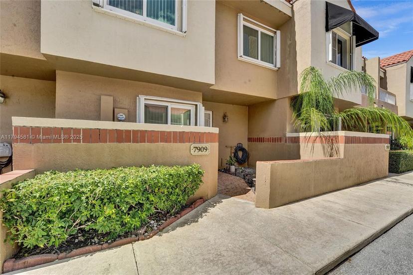 Picture of 7909 NW 7Th Ct, Plantation FL 33324