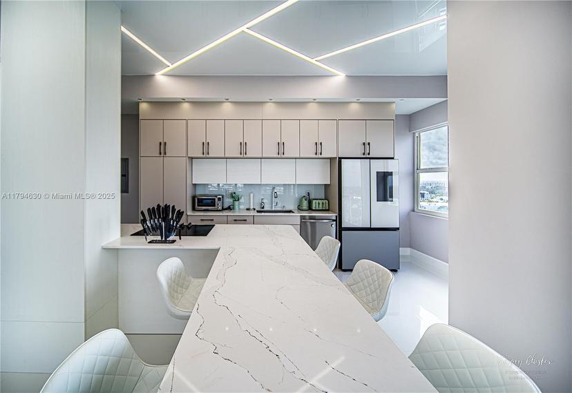 Picture of 18011 Biscayne Blvd, Aventura FL 33160