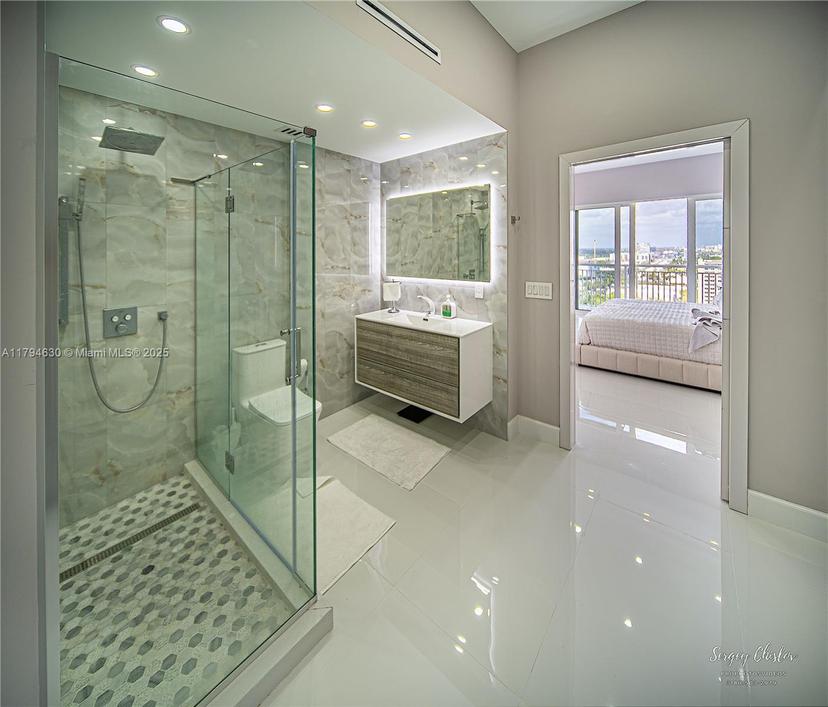 Picture of 18011 Biscayne Blvd, Aventura FL 33160