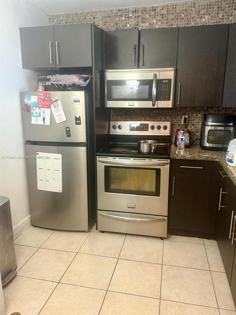 Picture of 488 NW 165Th St Rd # 512, Miami FL 33169