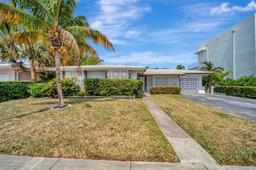 Picture of 12480 Keystone Island Dr, North Miami, FL 33181