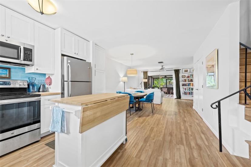 Picture of 450 SE 7Th St # 234, Dania Beach FL 33004