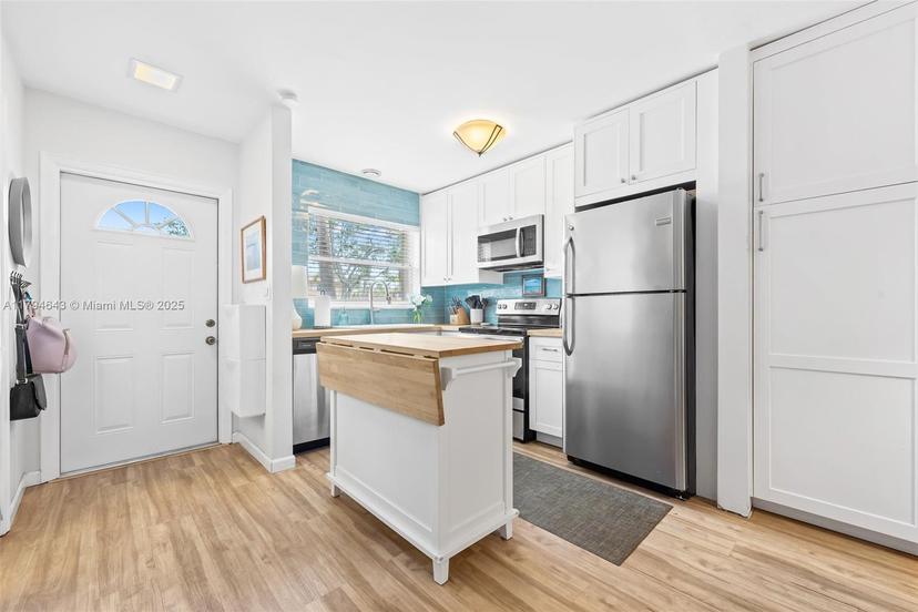 Picture of 450 SE 7Th St # 234, Dania Beach FL 33004