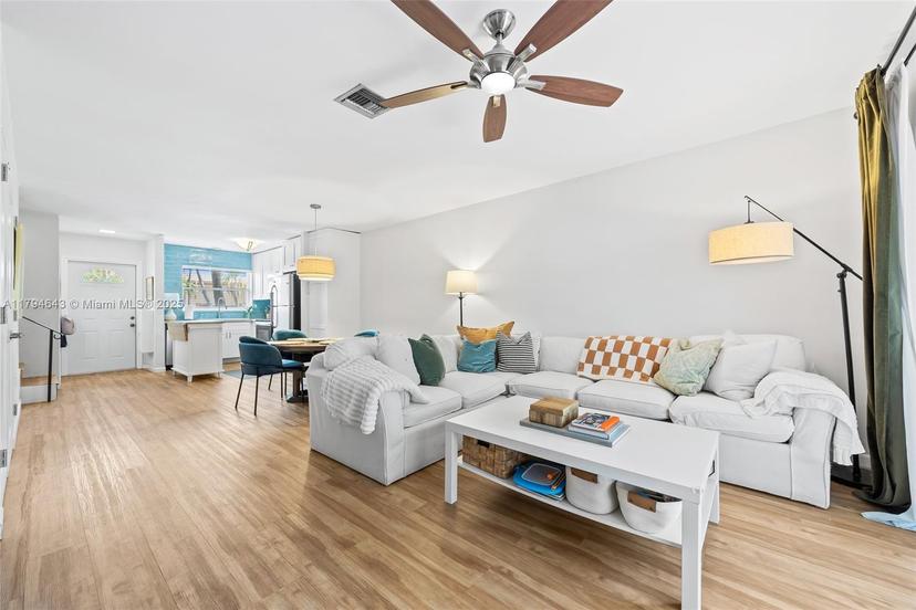 Picture of 450 SE 7Th St # 234, Dania Beach FL 33004
