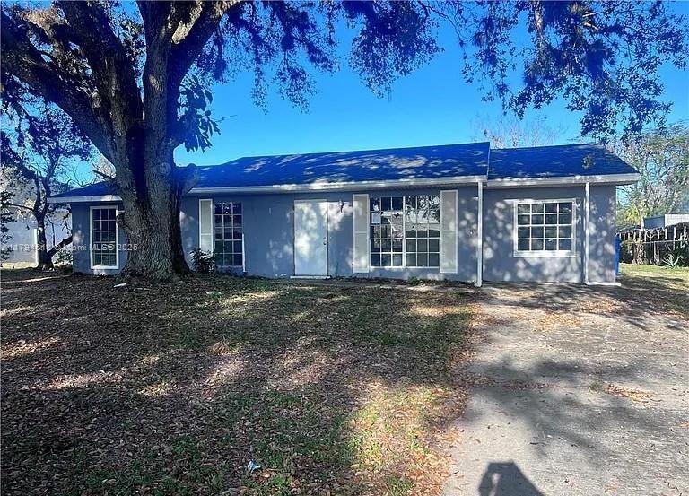 Picture of 4030 School Cir, La Belle, FL 33935