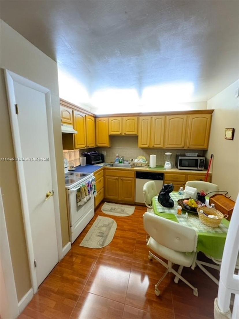 Picture of 4881 NW 22Nd St # A7, Lauderhill FL 33313