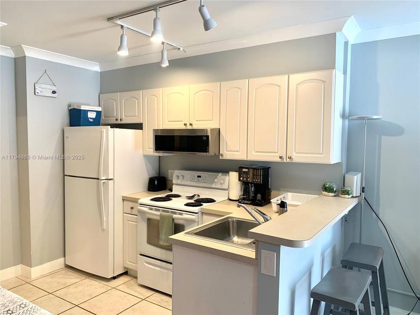 Picture of 1480 S Ocean Blvd # 104, Lauderdale By The Sea FL 33062