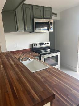 Picture of 8823 NE 4Th Ave Rd # 8823, Miami Shores, FL 33138