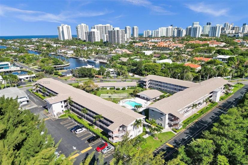 Picture of 700 Layne Blvd # 206, Hallandale Beach FL 33009