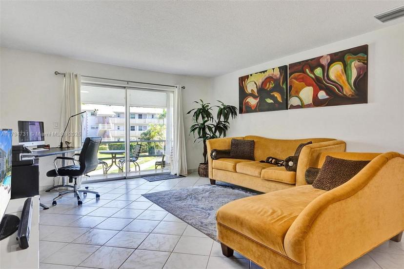 Picture of 700 Layne Blvd # 206, Hallandale Beach FL 33009