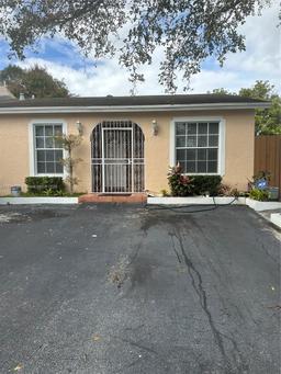 Picture of 2733 NW 204Th Ln, Miami Gardens, FL 33056