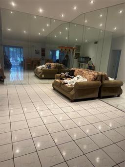 Picture of 2733 NW 204Th Ln, Miami Gardens, FL 33056