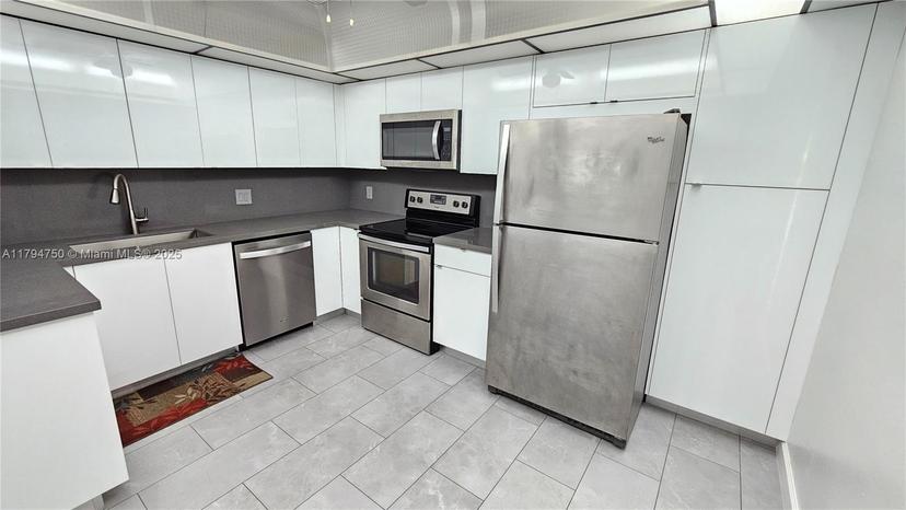 Picture of 16300 Golf Club Rd # 315, Weston FL 33326