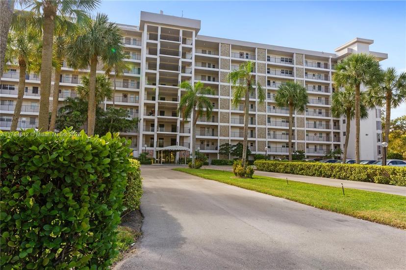Picture of 3150 N Palm Aire Dr # 805, Pompano Beach FL 33069