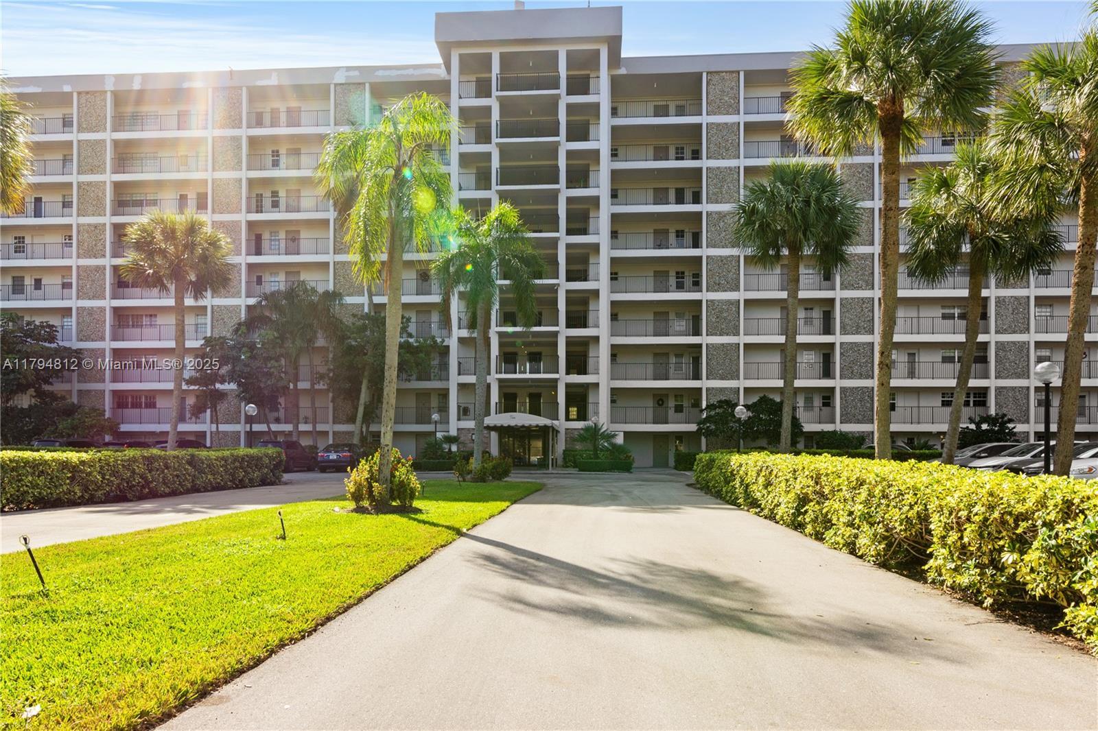 Picture of 3150 N Palm Aire Dr # 805, Pompano Beach, FL 33069