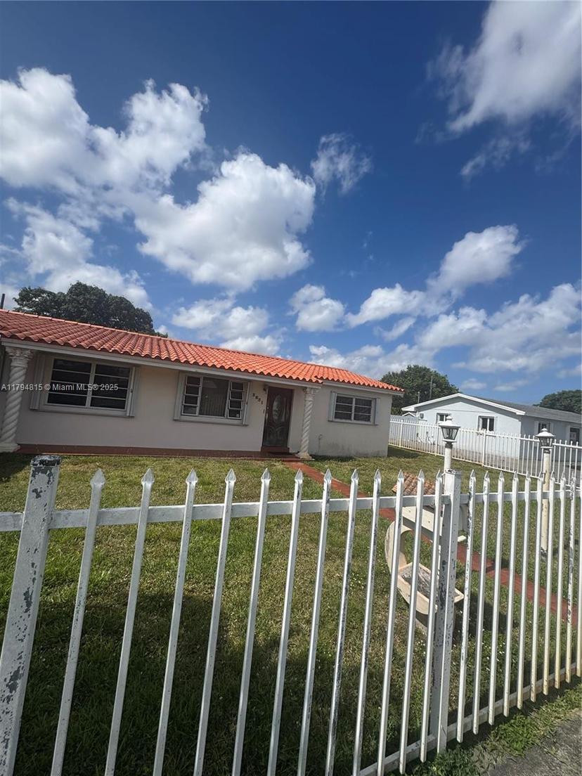 Picture of 2831 NW 212Th St, Miami Gardens FL 33056