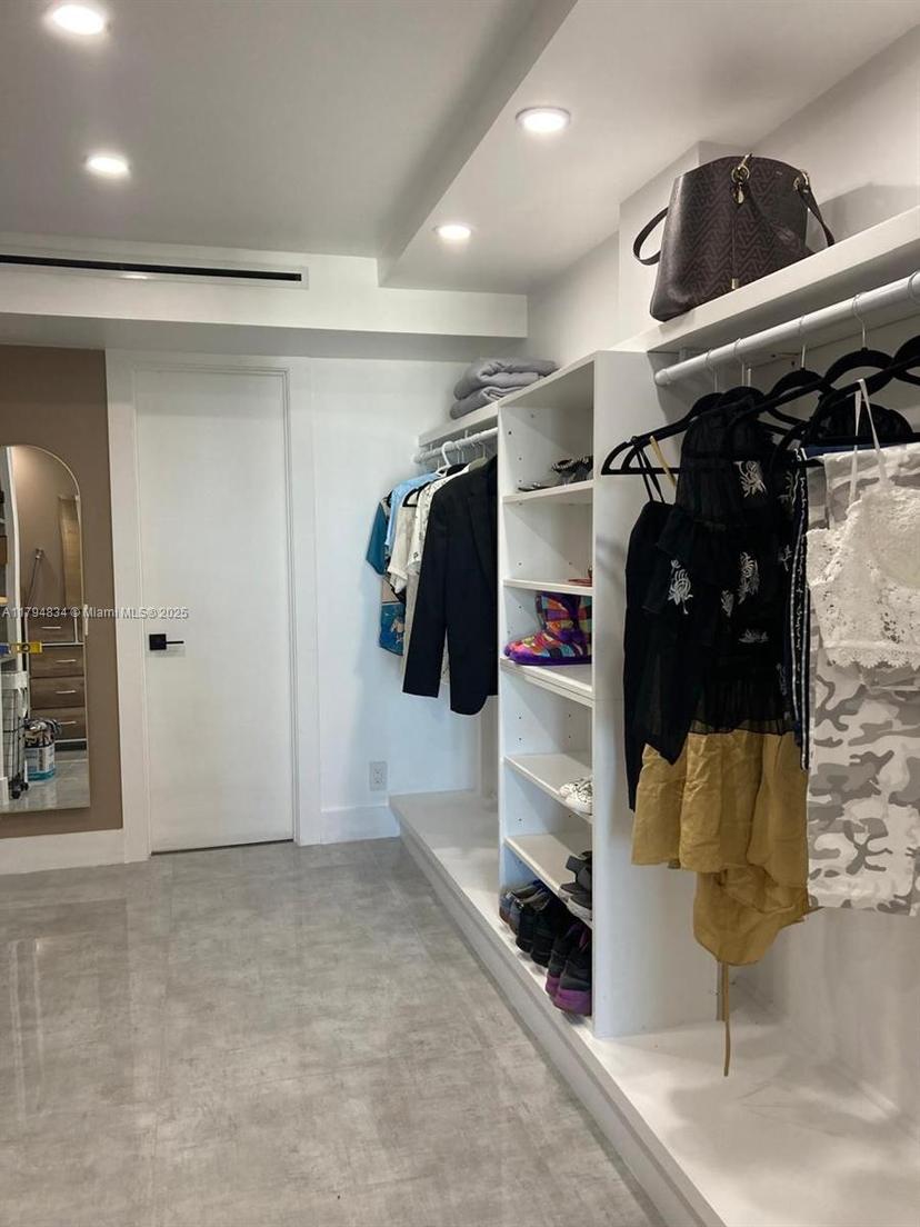 Picture of 2903 N Miami Beach Blvd # 1003, North Miami Beach FL 33160