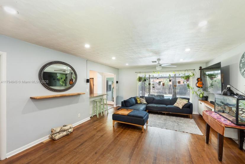 Picture of 6809 SW 12Th St, Pembroke Pines FL 33023