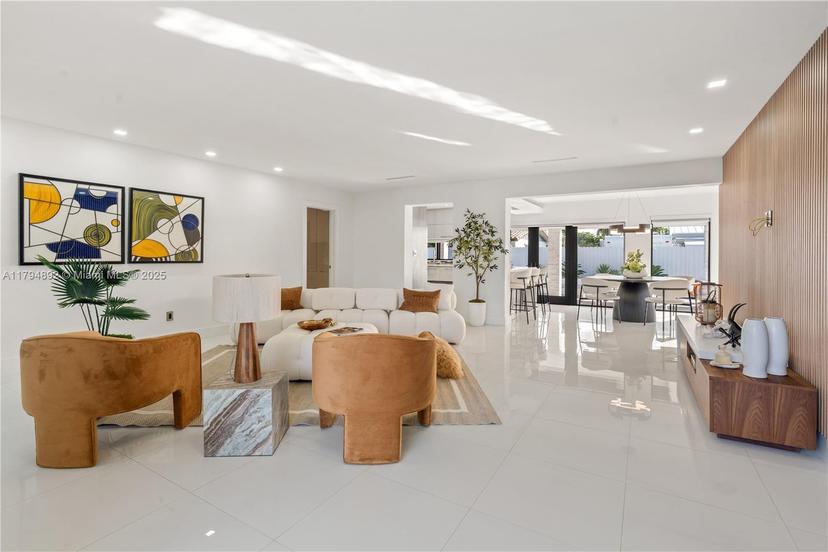 Picture of 2901 Village Green Dr, Miami FL 33175