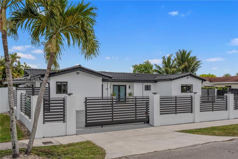 Picture of 2901 Village Green Dr, Miami FL 33175