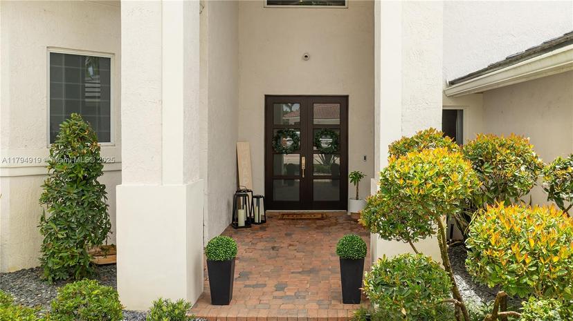 Picture of 815 Regal Cove Rd, Weston FL 33327
