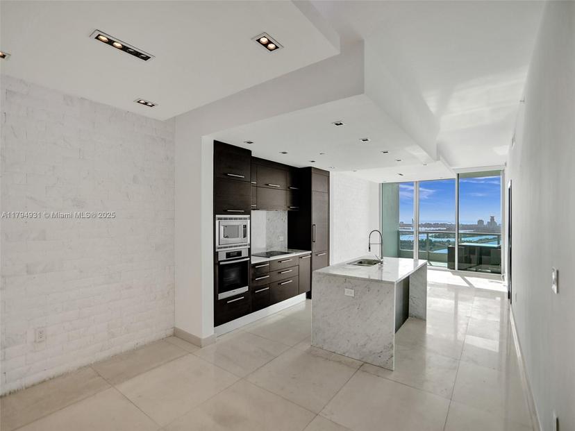 Picture of 900 Biscayne Blvd # 4103, Miami FL 33132