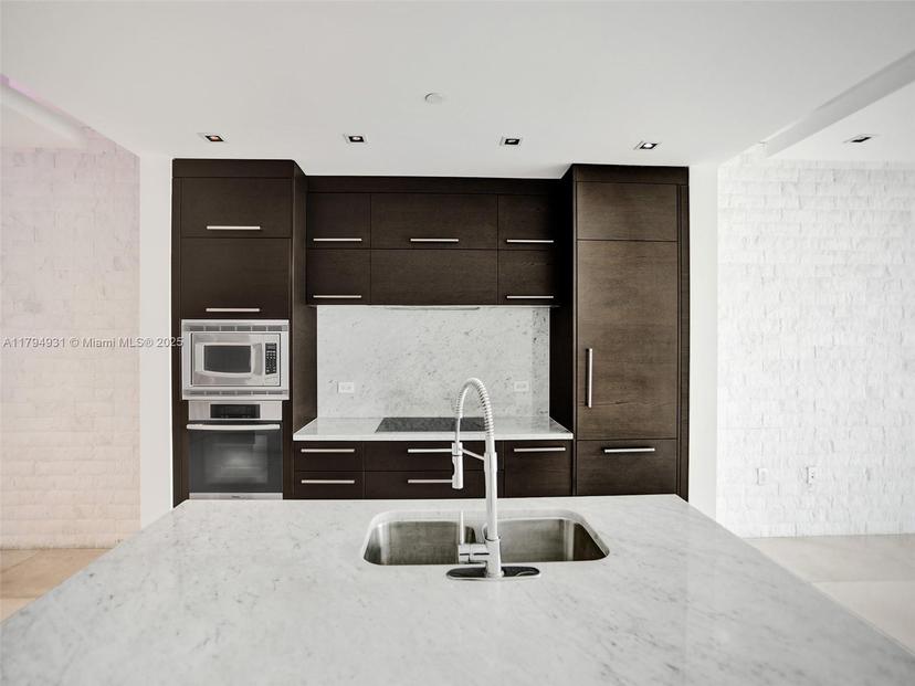 Picture of 900 Biscayne Blvd # 4103, Miami FL 33132
