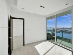 Picture of 900 Biscayne Blvd # 4103, Miami, FL 33132