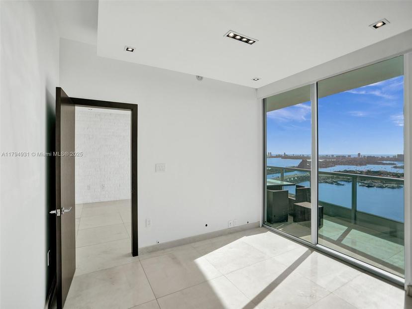 Picture of 900 Biscayne Blvd # 4103, Miami FL 33132