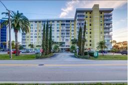 Picture of 4400 Hillcres Dr # B, Hollywood, FL 33021
