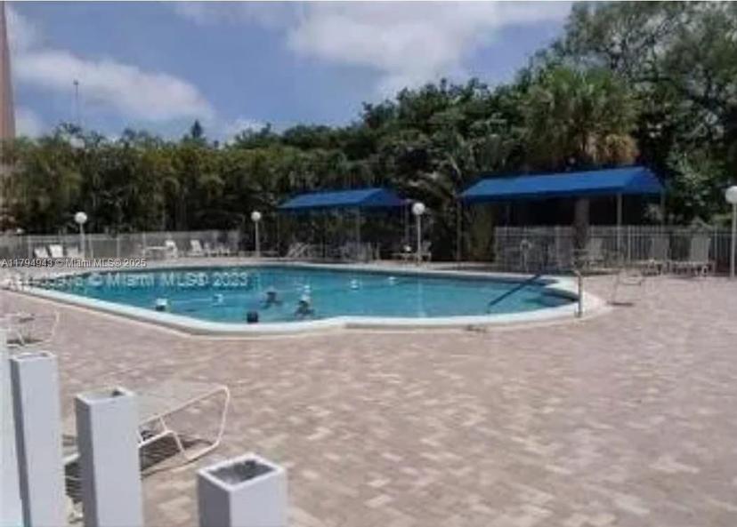 Picture of 4400 Hillcres Dr # B, Hollywood FL 33021