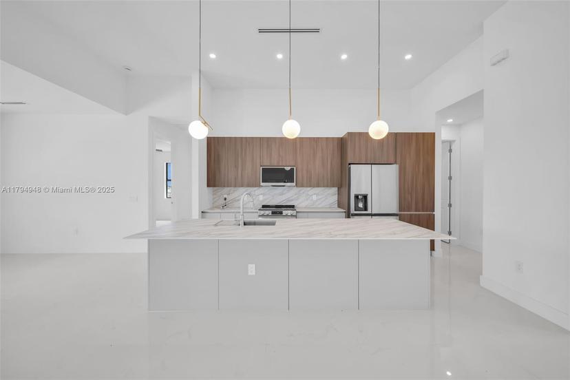 Picture of 1427 NW 17Th St, Cape Coral FL 33993