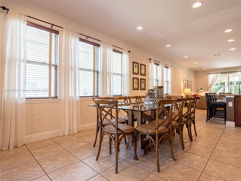 Picture of 311 W Falls, Kissimmee, FL 34747