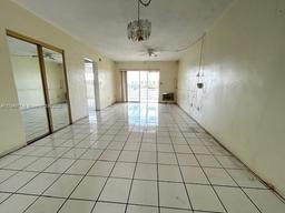 Picture of 285 NE 191St St # 2923, Miami, FL 33179