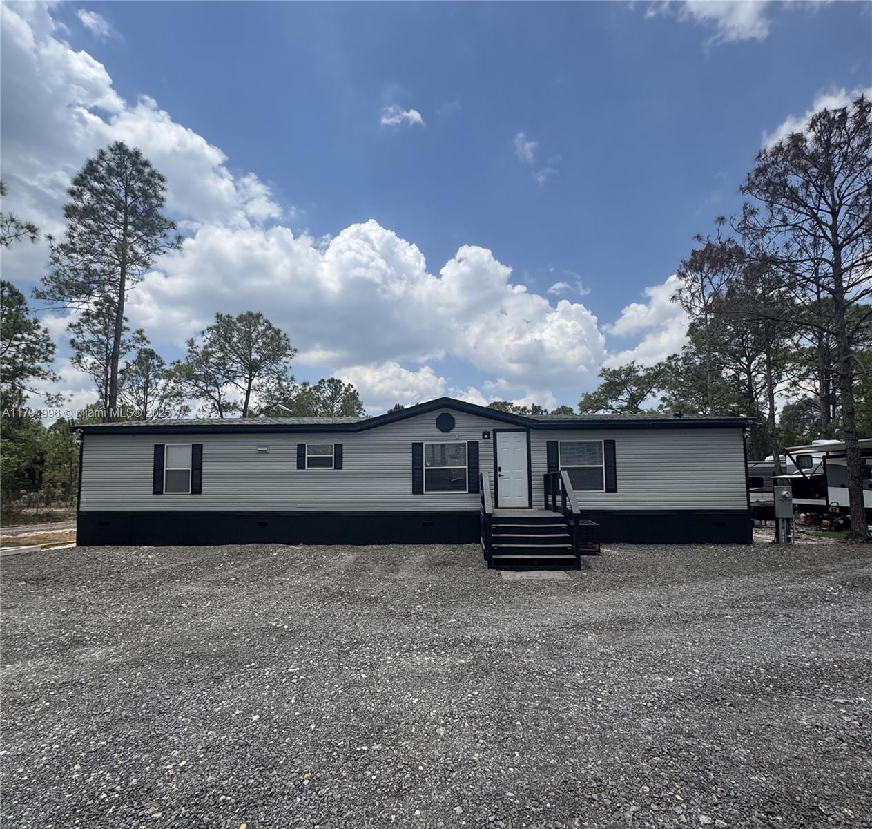 Picture of 140 S Kennel St, Clewiston, FL 33440