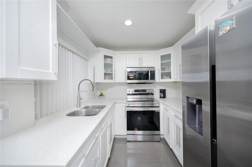 Picture of 6268 NW 170Th Ter, Hialeah FL 33015