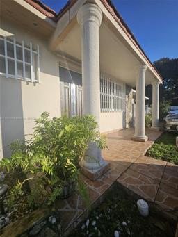 Picture of 3905 W 4Th Ave, Hialeah, FL 33012