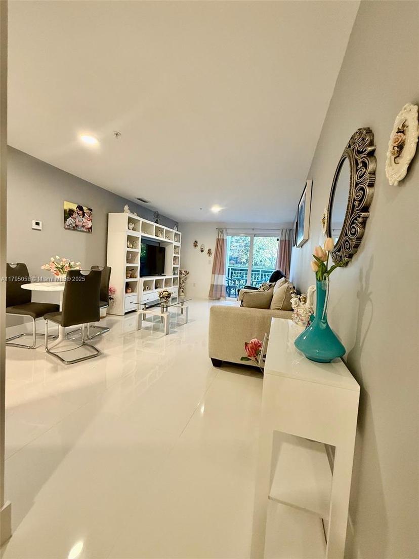 Picture of 10950 NW 82Nd St # 115, Doral FL 33178